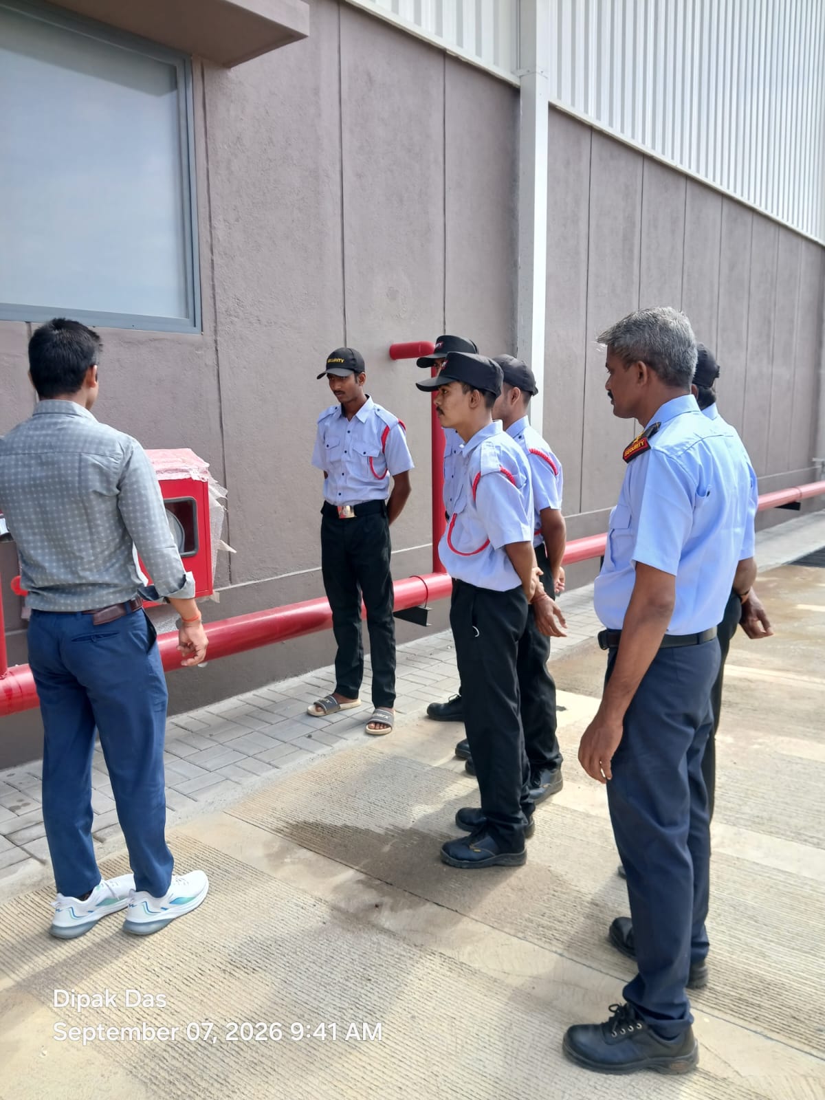 DB Security Services team receiving safety instruction